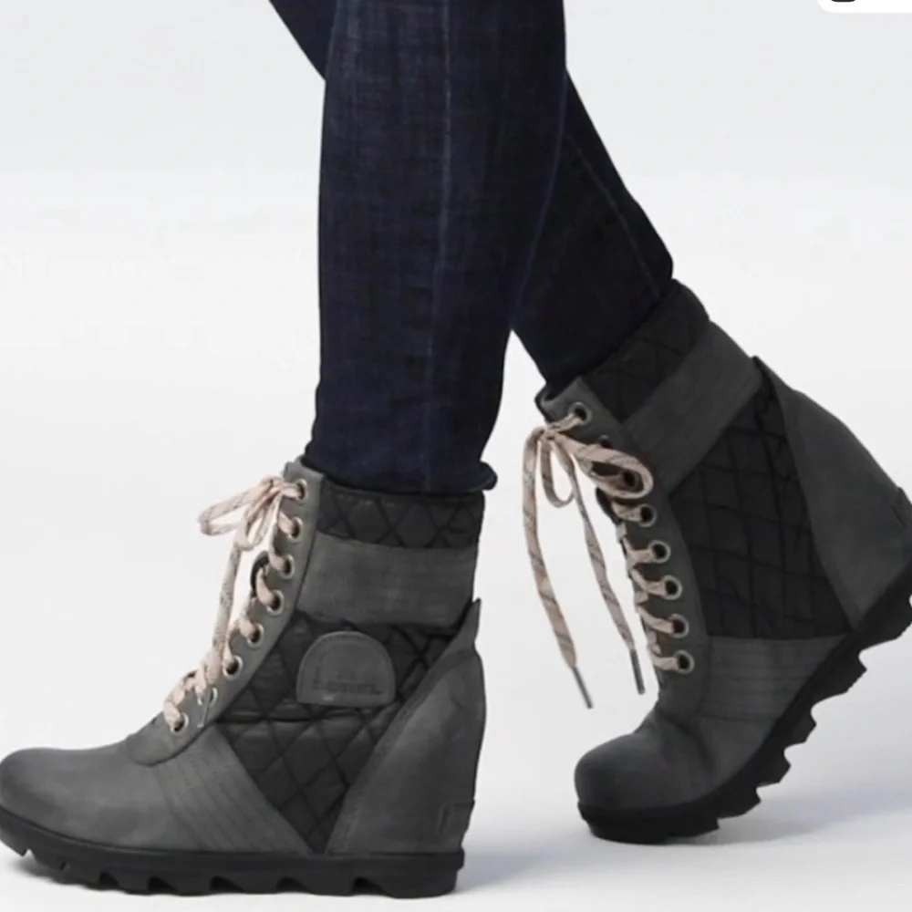 Sorel Lexie Wedge boot Quilted Lace Up Women's Size 7‎